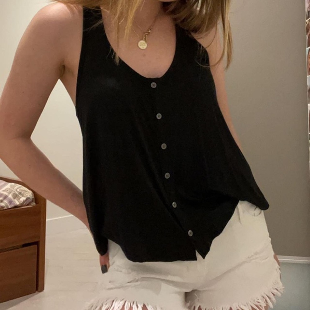 hollister black sleeveless top from the must have collection. perfect condition